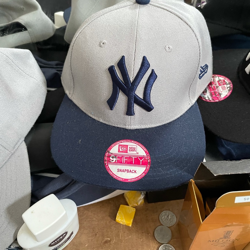 4 baseball caps